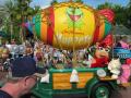 IMG_0530 * Disney-MGM Studios Motor Cars and Stars Parade * 2272 x 1704 * (1.77MB)